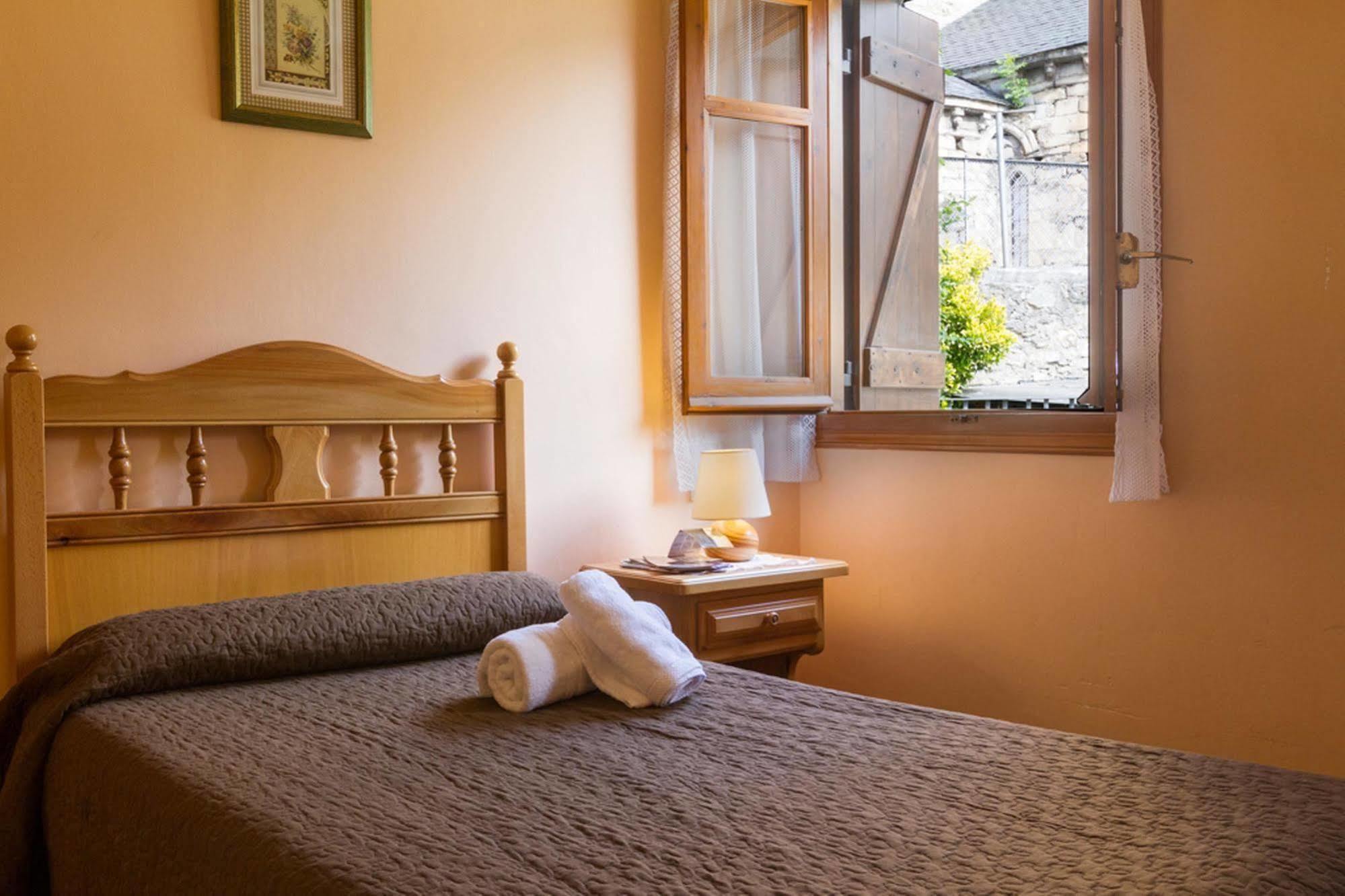 Hostal Aiguamog Salardú Buitenkant foto