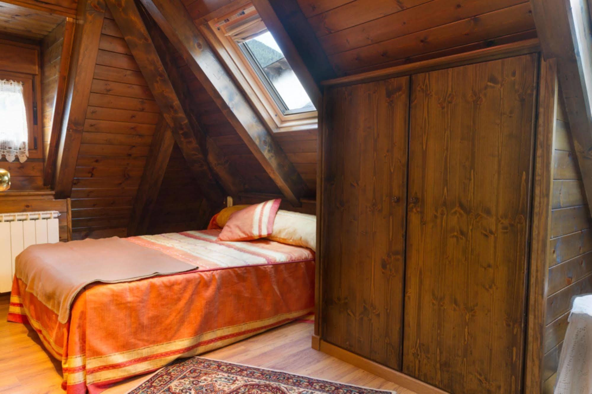 Hostal Aiguamog Salardú Buitenkant foto